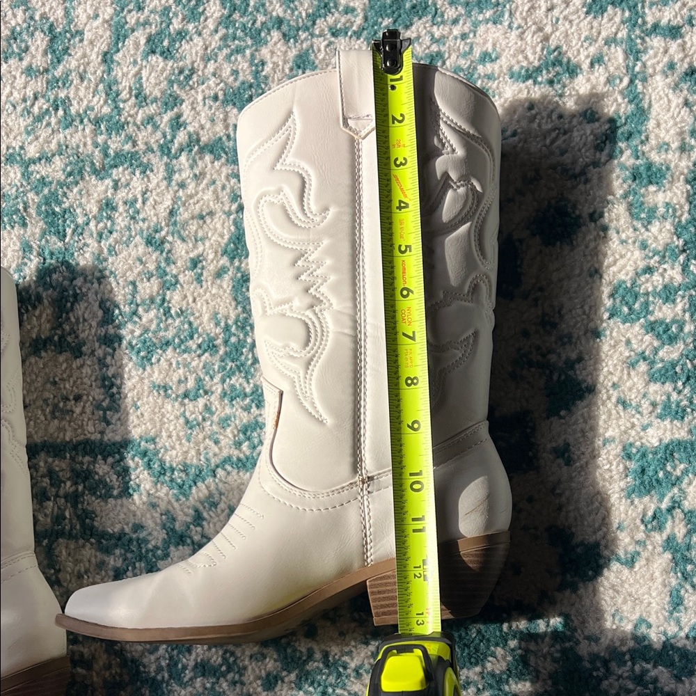 Soda White Western Cowboy Boots - Picture 5 of 5